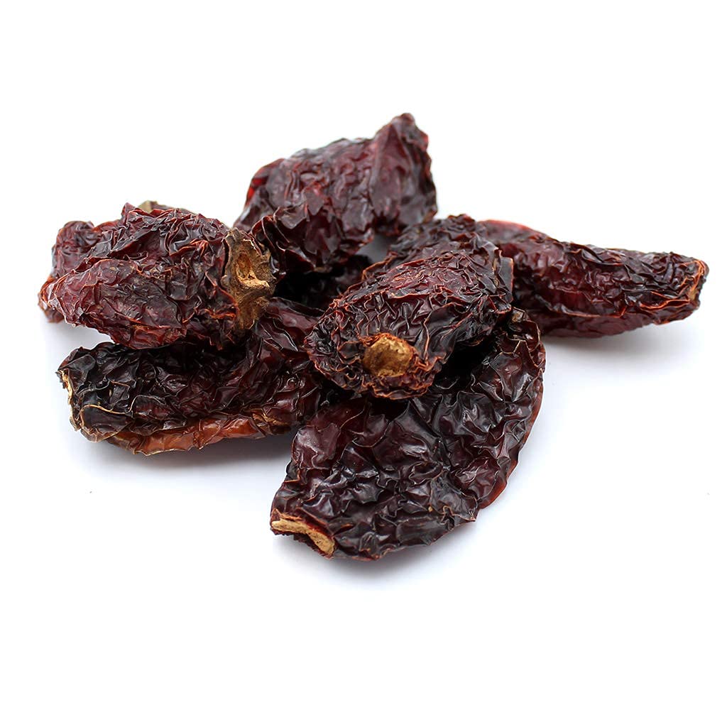 1400S Spices chipotle dried peppers with a smoked appearance for rich sauces.