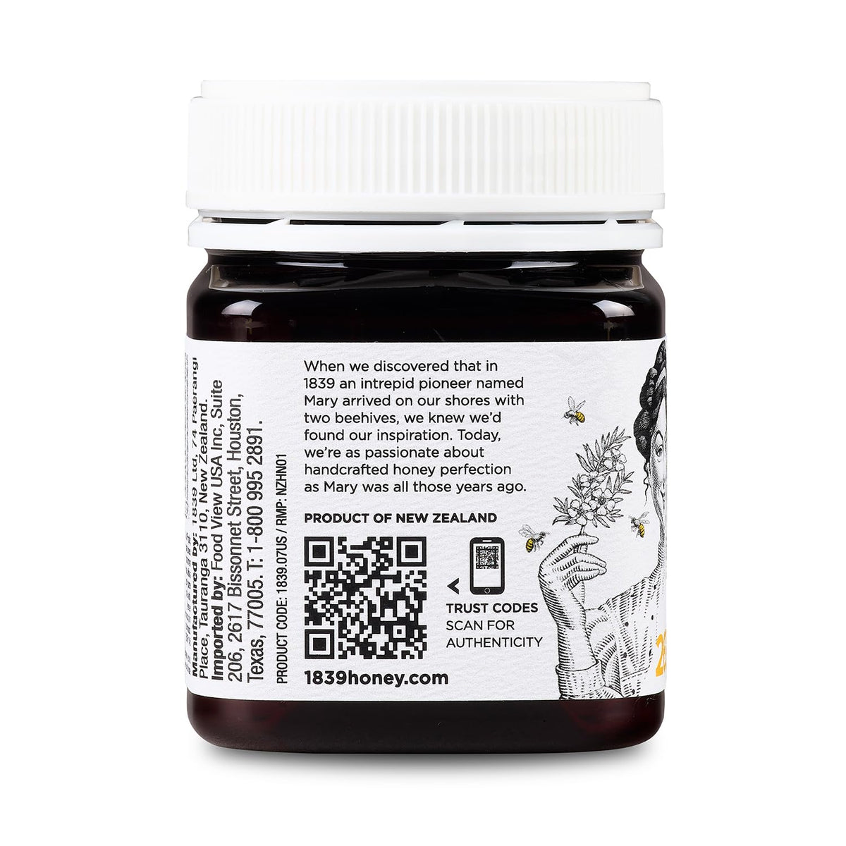 1839 Manuka honey crystals close-up reveals smaller crystals and silky mouthfeel