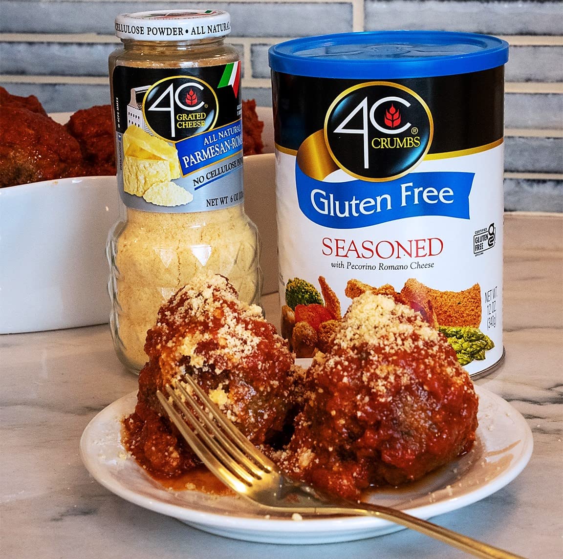 4C Premium Gluten Free Bread Crumbs crisp texture close-up highlight.