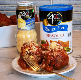 4C Premium Gluten Free Bread Crumbs crisp texture close-up highlight.