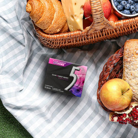 Refreshing after a meal with 5 GUM Evolution Sour to Sweet Berry