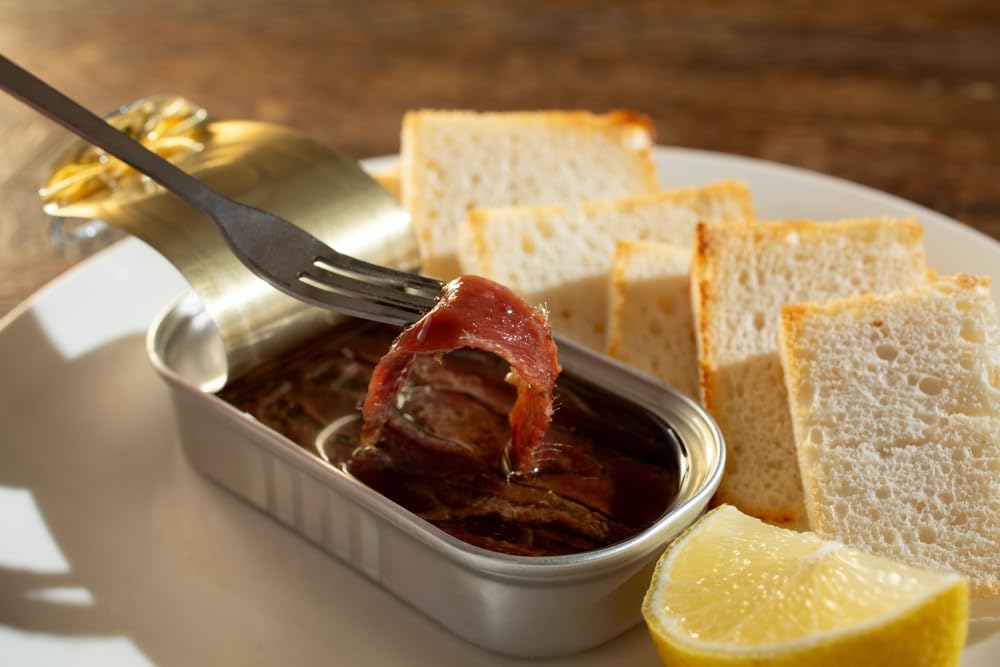 Agostino Recca gourmet-seafood-gift-pack conveys Italian craftsmanship and gifting appeal.