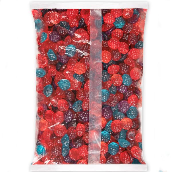 Albanese Gummi Berries close-up shows vibrant color and real-fruit flavor.