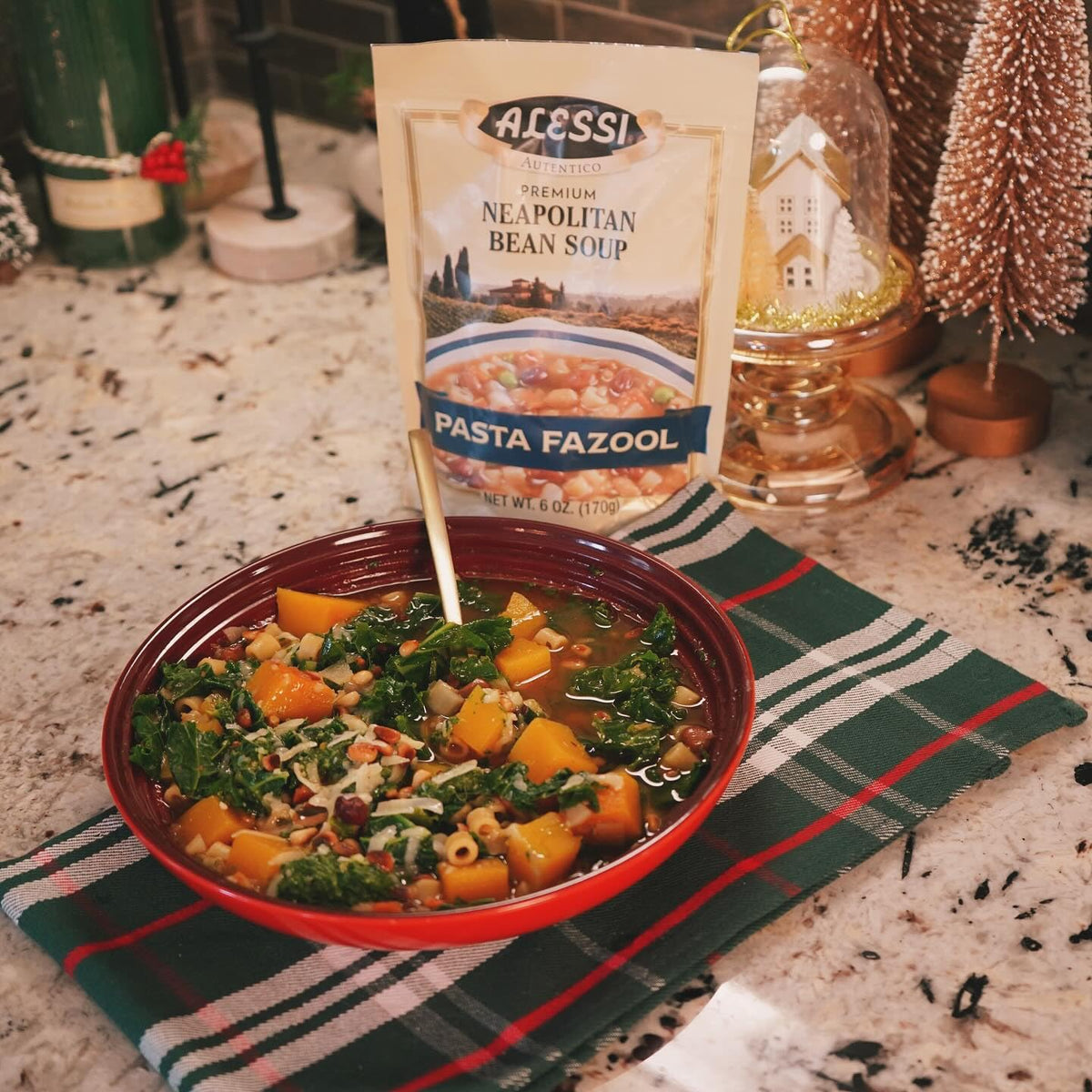 Steaming cup of Alessi Autentico Neapolitan Bean soup