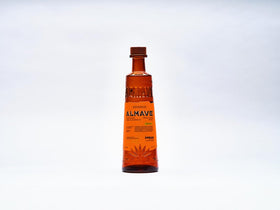 ALMAVE Ámbar spirit in glass neat, ideal for non-alcoholic cocktails.