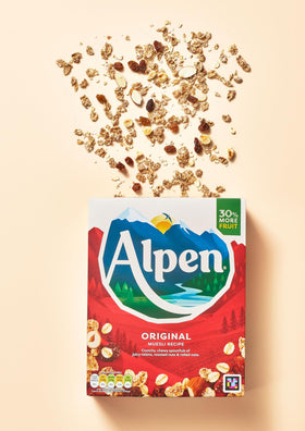 Alpen Original Muesli 950g nutrition panel close-up showing product transparency