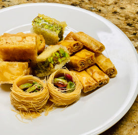 Alreef Baklava 800g gift box shareable dessert to celebrate moments