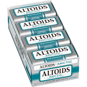 Altoids Arctic Wintergreen tin close-up for on-the-go breath refreshment.