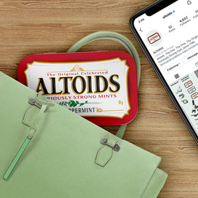 Altoids Refreshing Breath On-the-Go, crisp peppermint flavor.