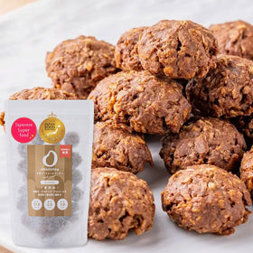 AMAGURA Amazake Oatmeal Cookies pack shot showing gluten-free and sugar-free appeal.