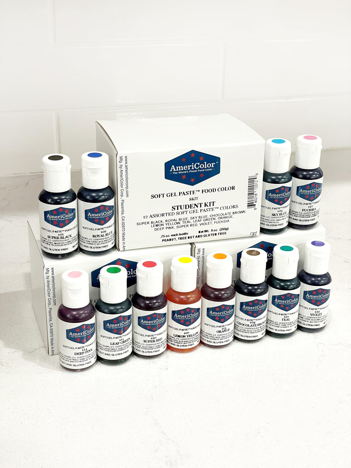 AmeriColor Student Kit bottle pour demonstrates smooth blend with no separation.