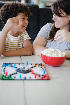 Amish Country Popcorn Popped corn bowl highlights ready-to-serve snack.