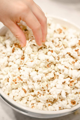Amish Country Popcorn popping pan used at home.