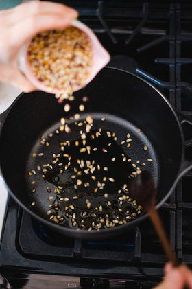 Amish Country Popcorn tree nut-free kernels for shared households.