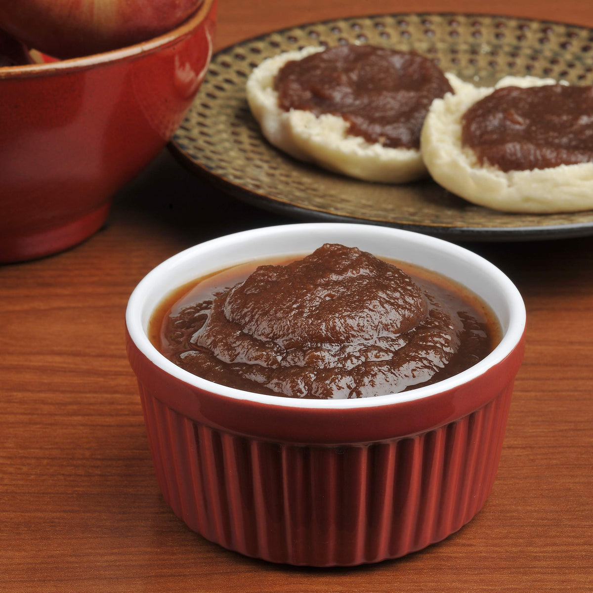 AMISH VALLEY Apple Butter ingredients label highlights all-natural apples and natural spices.