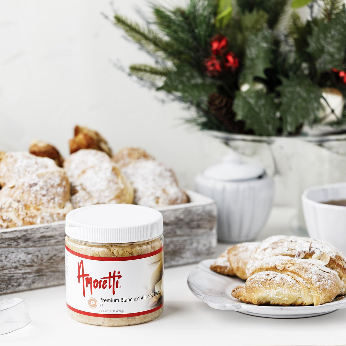 Marzipan technique with Amoretti paste for refined treats