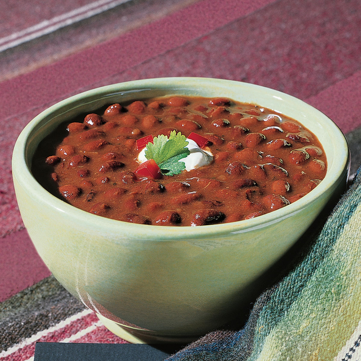 Amy's Chili microwavable bowl showing medium spice and ready-to-heat convenience
