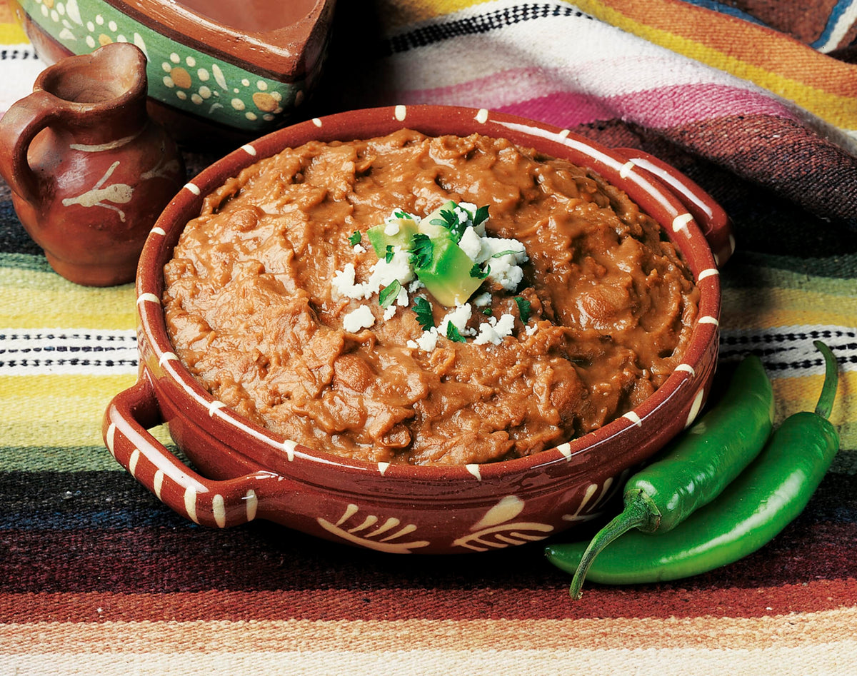 Amy's refried beans organic pinto beans, ideal for hearty sides.