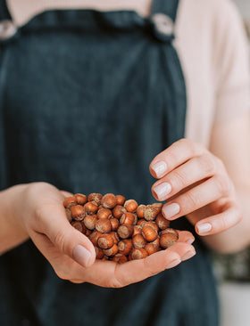 Anna and Sarah hazelnuts close-up in-shell—crisp bite for baking.
