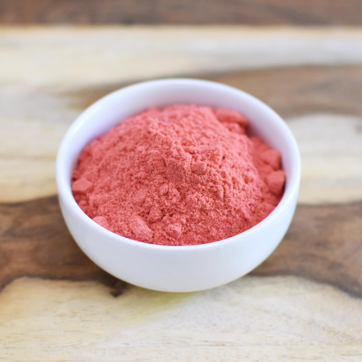 Anthony's Organic Strawberry Powder packaging detail shows resealable bag for freshness.