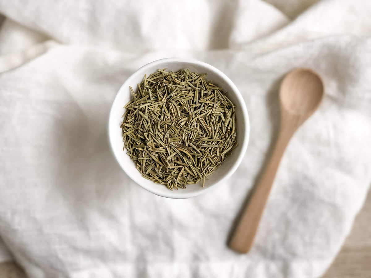 Anthony's Organic Dried Rosemary Leaves on spice shelf signals versatile seasoning.
