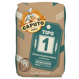 Antimo Caputo Tipo 1 soft wheat flour 5kg bag on display, ideal for rustic pizzas.