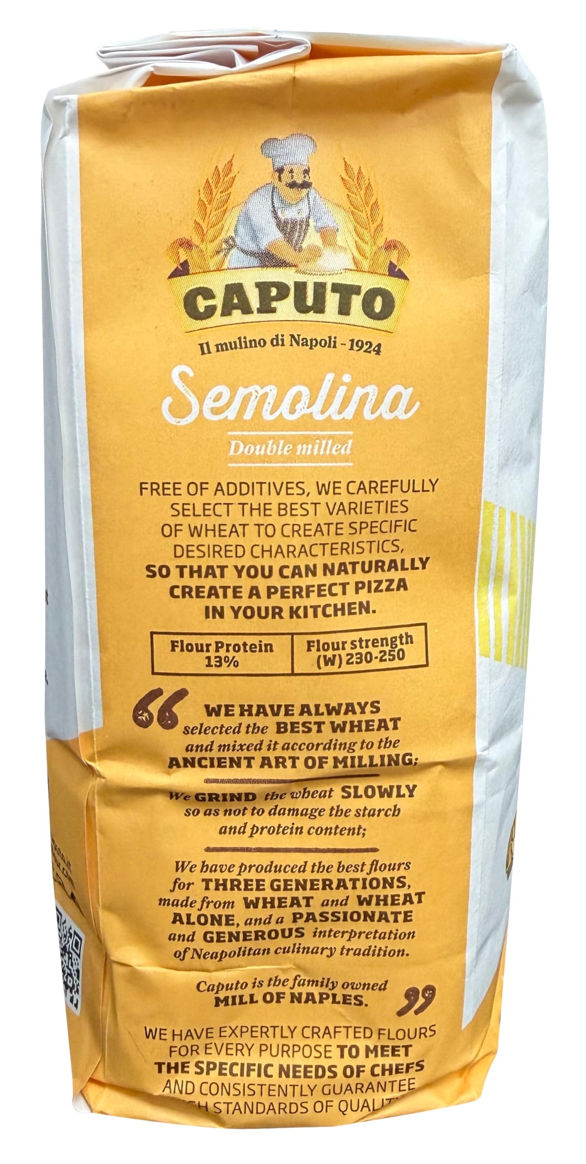Antimo Caputo semolina flour close-up showing fine texture for smooth dough