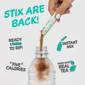 Prepared AriZona Lemon Tea Stix drink dissolving in water for refreshment