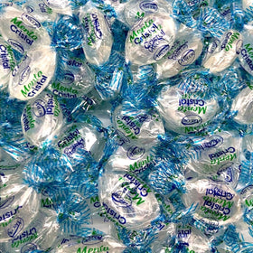 Assortit Crystal Clear Mints bulk bag with transparent packaging, ideal for gatherings.