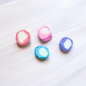 Assortit Berries & Creme Taffy Huckleberry Bundle offers a nut-free crowd-pleaser