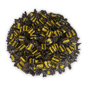 Assortit Riesen caramel center closeup emphasizes thick, long-lasting chewy caramel texture.