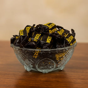 Assortit Riesen individually wrapped candies promote clean sharing and portion control.