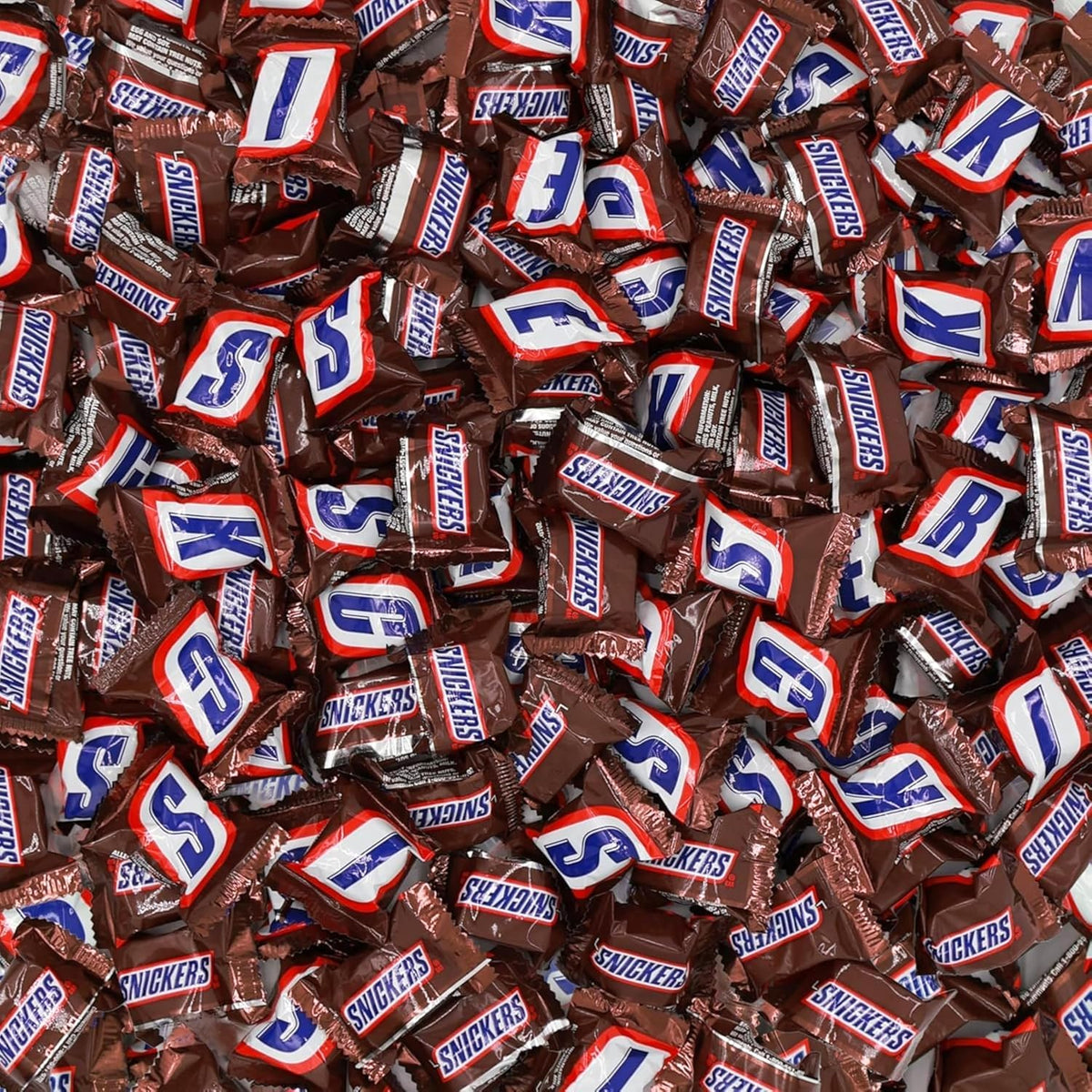 Assortit Snickers Miniatures bulk 24oz pack for parties and trick-or-treating.