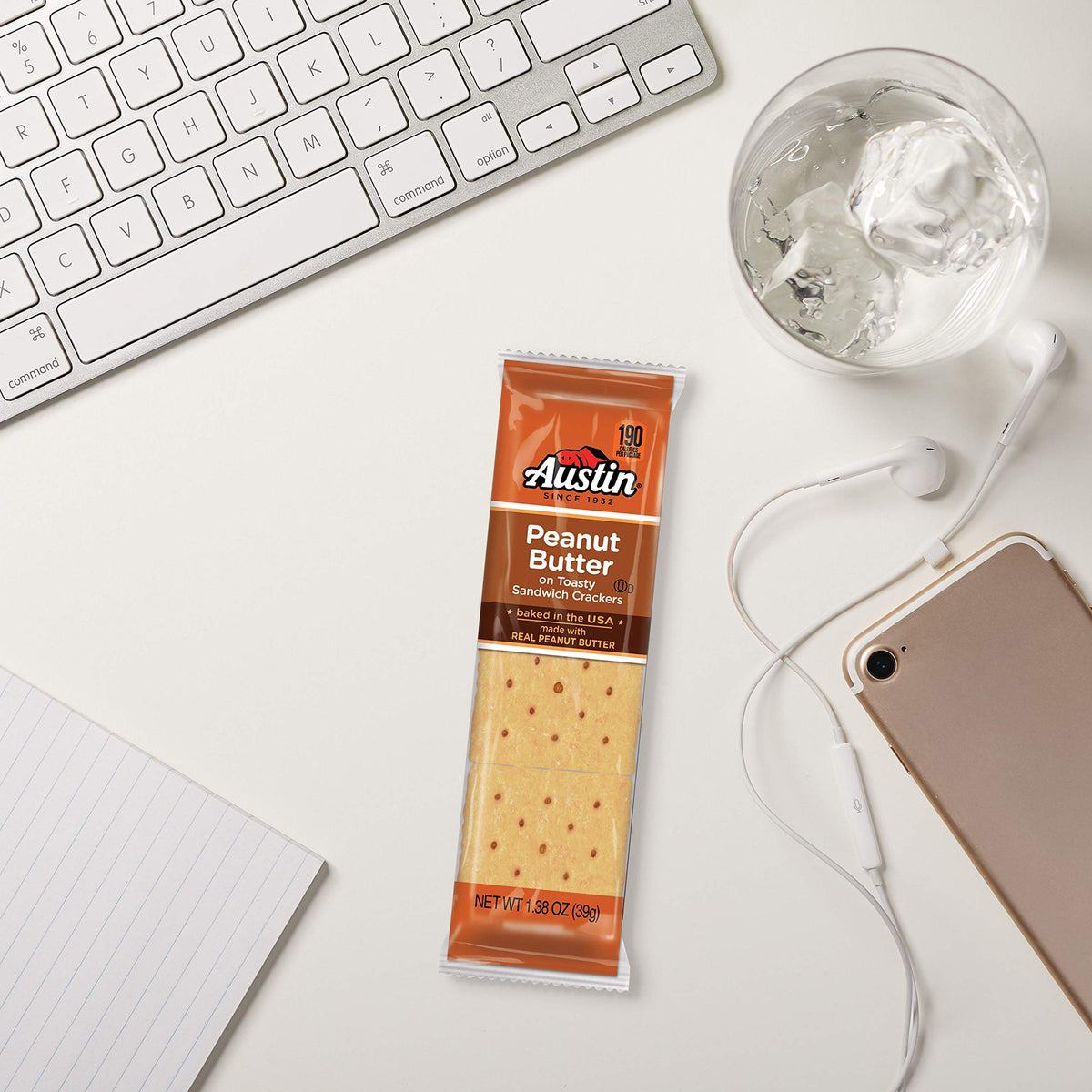 Close-up of peanut butter center in a toasty cracker for rich flavor.