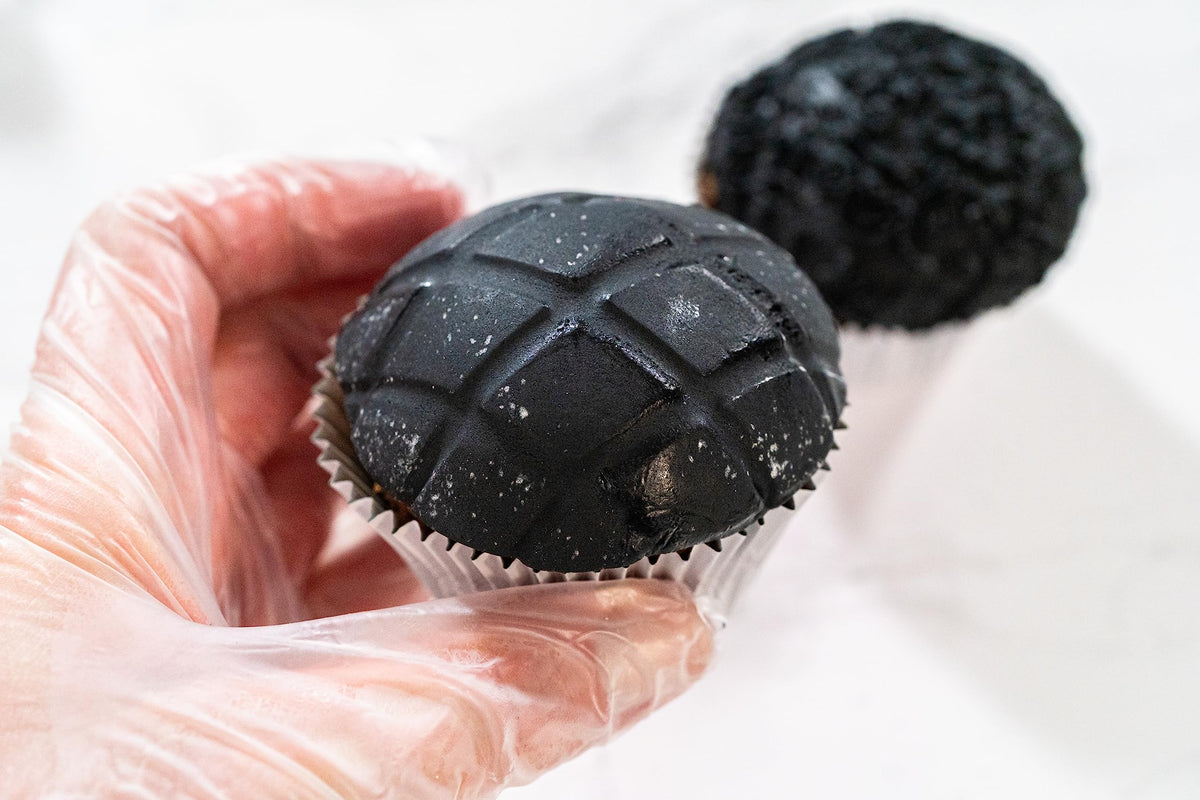 Bakerpan fondant is USA-made with premium gluten-free, dairy-free, nut-free ingredients.