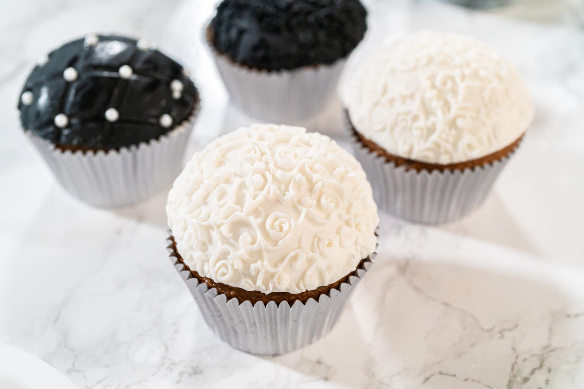 Bakerpan USA-made fondant is gluten-free, dairy-free, nut-free, kosher pareve.
