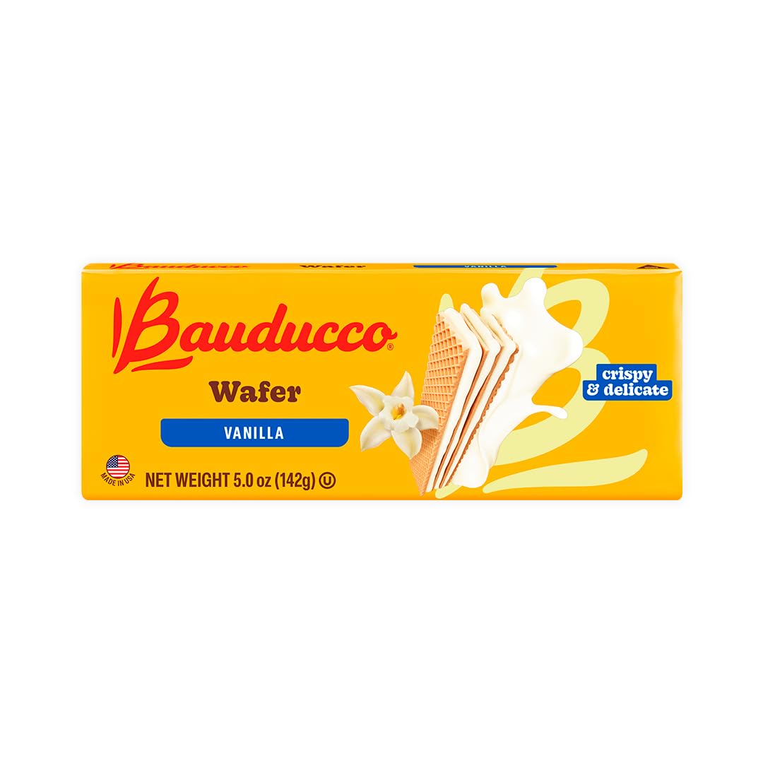Bauducco chocolate wafer close-up highlighting rich cocoa cream layer