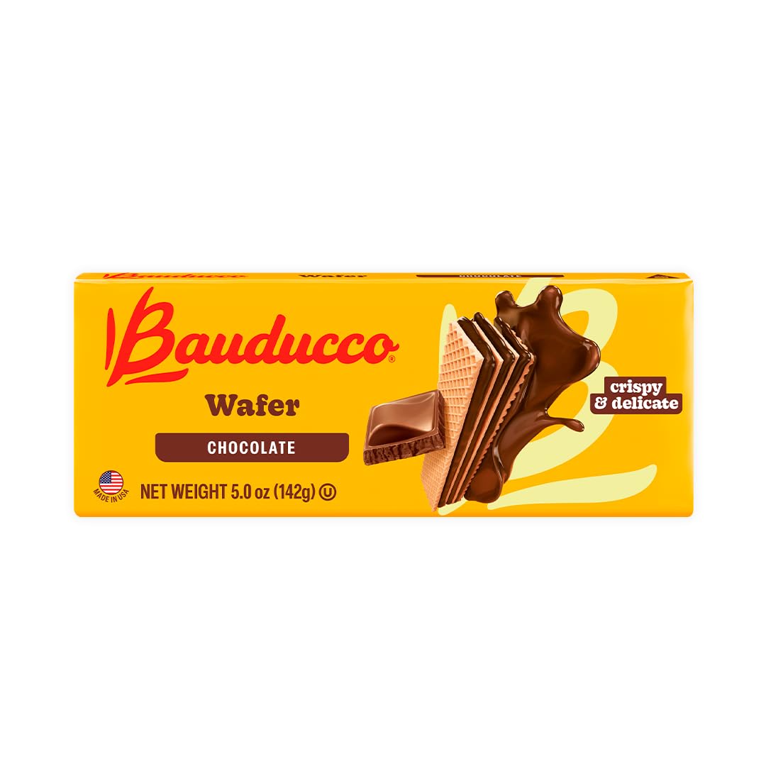 Bauducco strawberry wafer slice emphasizing three creamy fillings
