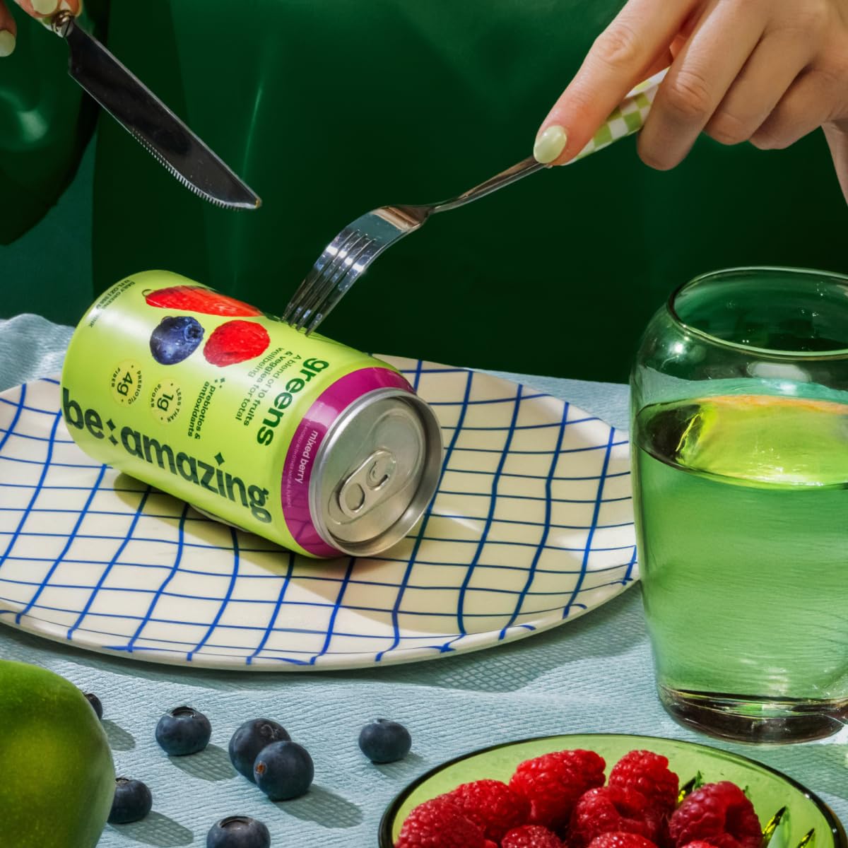 Be Amazing Greens Mixed Berry on-the-go packaging demonstrates portability.
