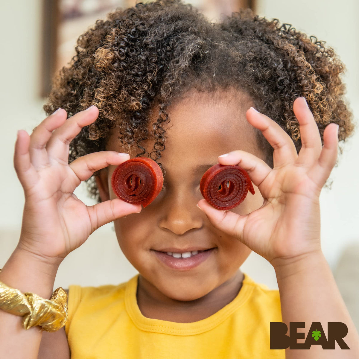 BEAR fruit rolls lunchbox scene showcases quick, tasty kid-friendly snack