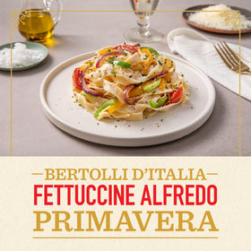 Cream-rich Bertolli d'Italia Alfredo Sauce texture ideal for sauces.