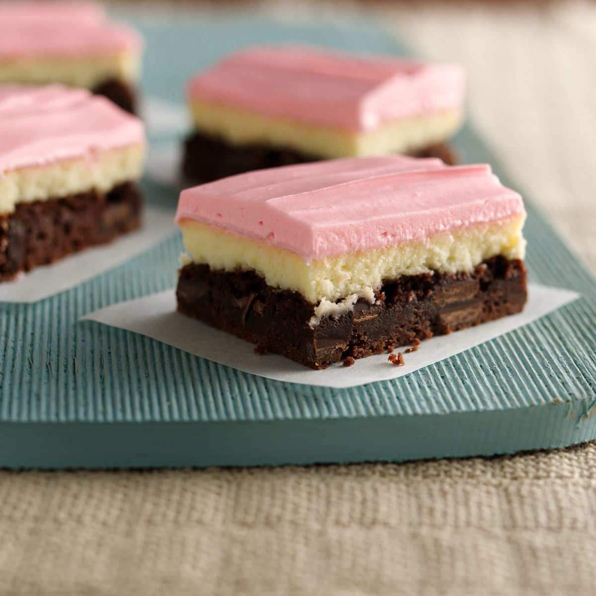 Betty Crocker gluten-free Strawberry Mist Frosting tub for quick desserts