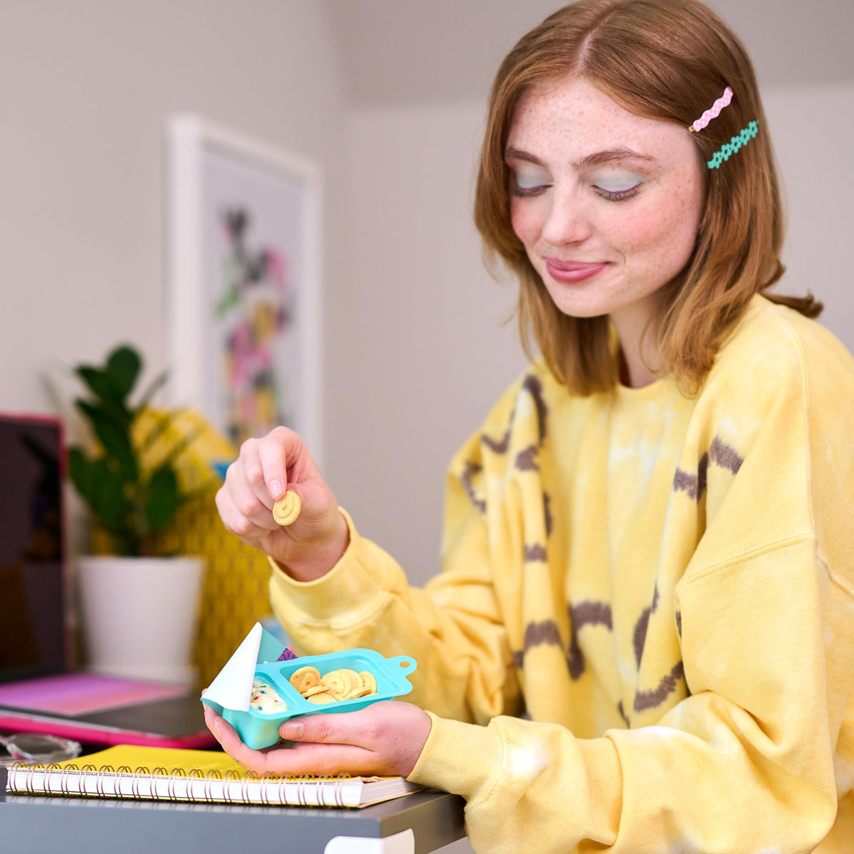 Lunchbox snack pack makes school days brighter.