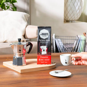 Bialetti Classico 251 g packaging showcases premium beans.