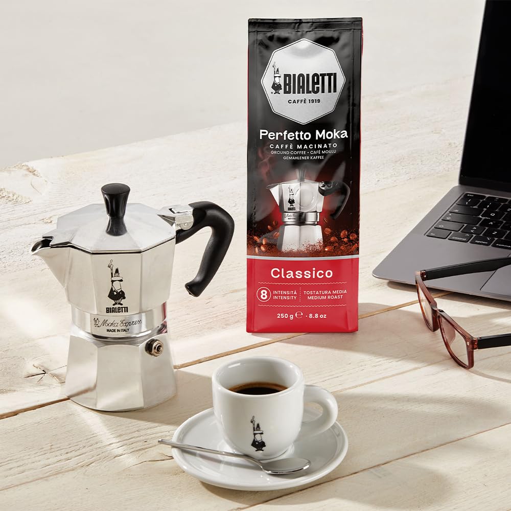 Bialetti Classico beans in slow artisanal roast for depth and aroma.