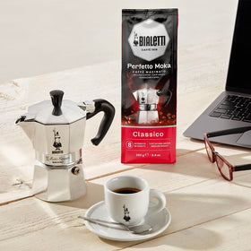 Bialetti Classico beans in slow artisanal roast for depth and aroma.