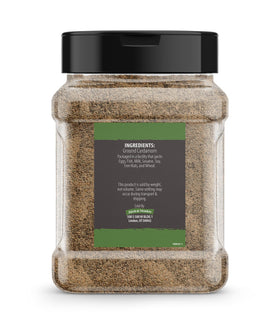Birch and Meadow cardamom powder with scoop for precise spice measuring.