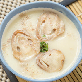 Birch & Meadow corn starch thickens gravy to a smooth, glossy finish.