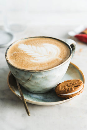 Biscoff sharing-pack with six rolls, convenient for gatherings or on-the-go snacking.