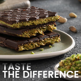 Layered pistachio cream bar featuring BISVUA kataifi for creative dessert ideas.